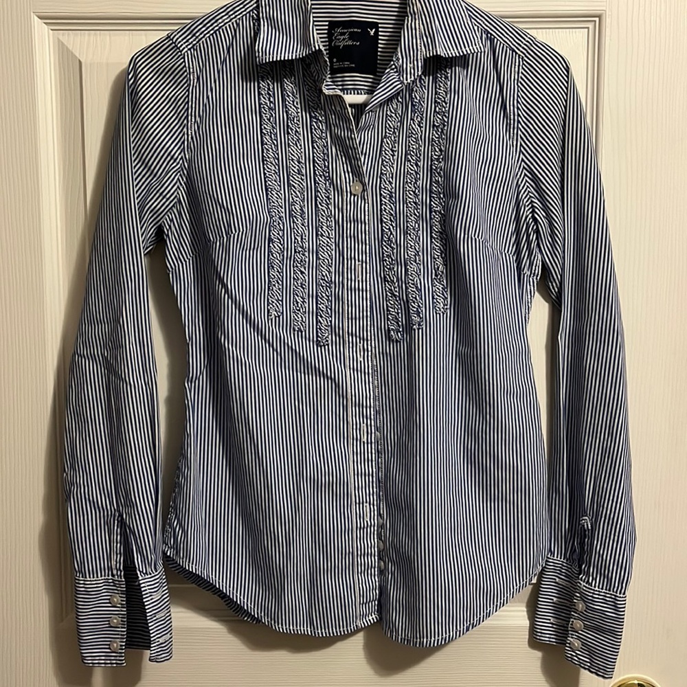 American Eagle fitted button up blouse
